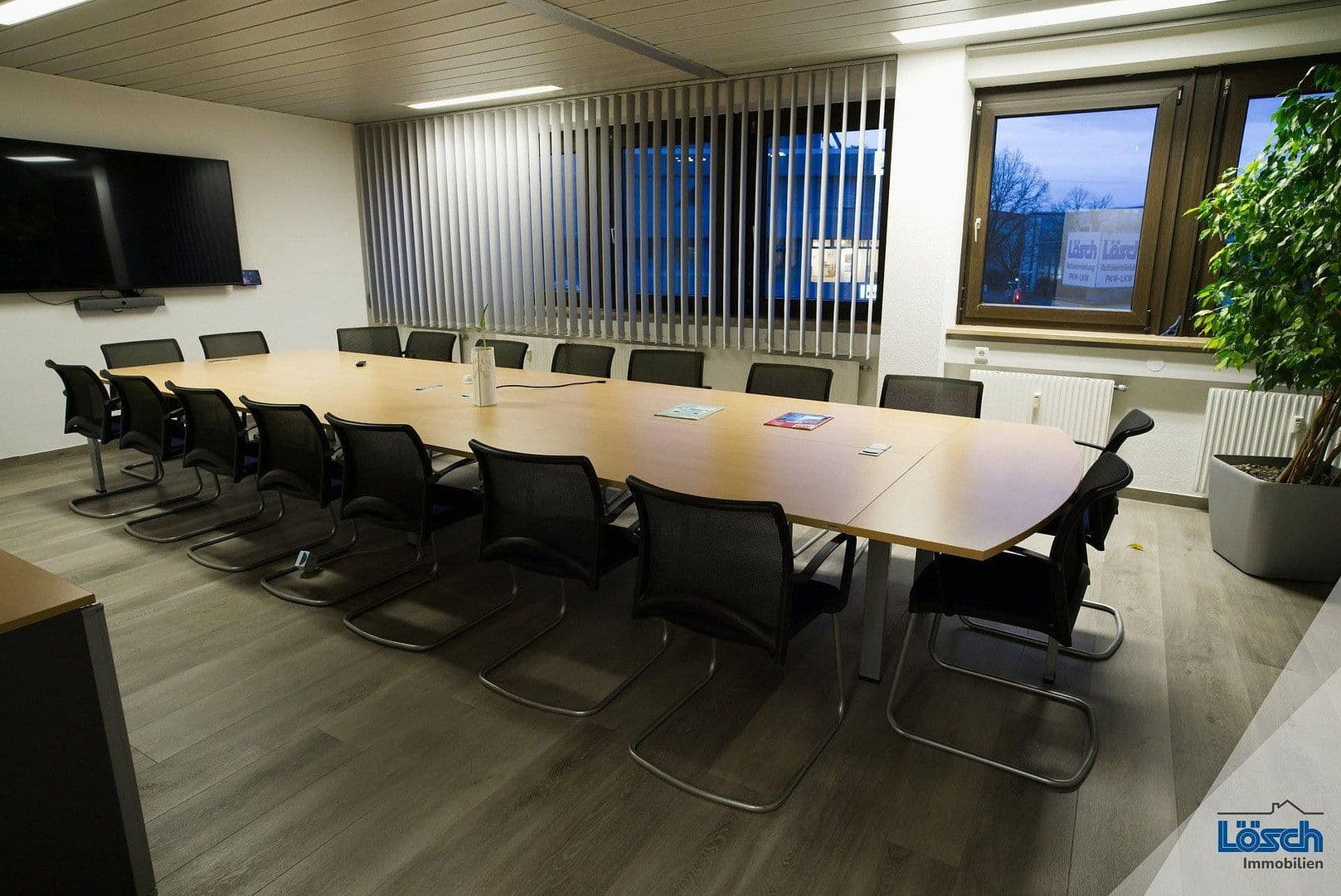 Pronájem kanceláře 157 m², Laufamholzstr. 118, Nürnberg, Bavorsko Pronájem kanceláře 157 m², Laufamholzstr. 118, Nürnberg, Bavorsko