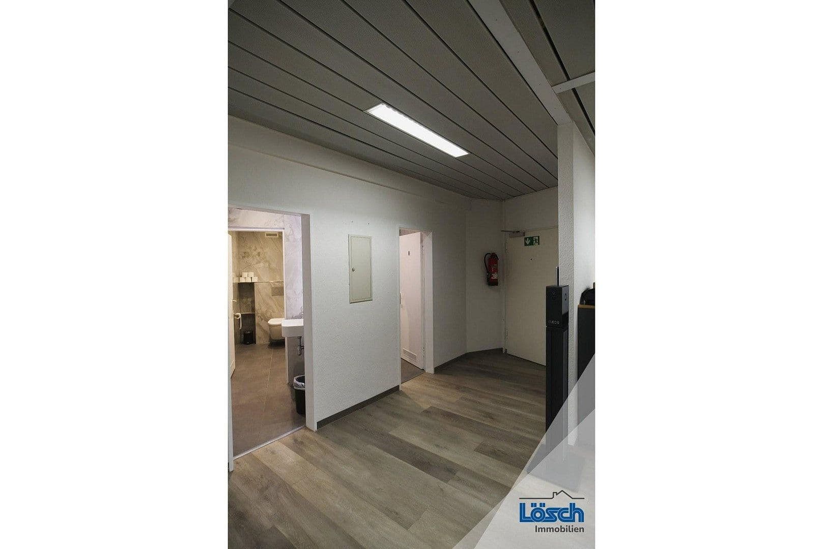 Pronájem kanceláře 157 m², Laufamholzstr. 118, Nürnberg, Bavorsko Pronájem kanceláře 157 m², Laufamholzstr. 118, Nürnberg, Bavorsko