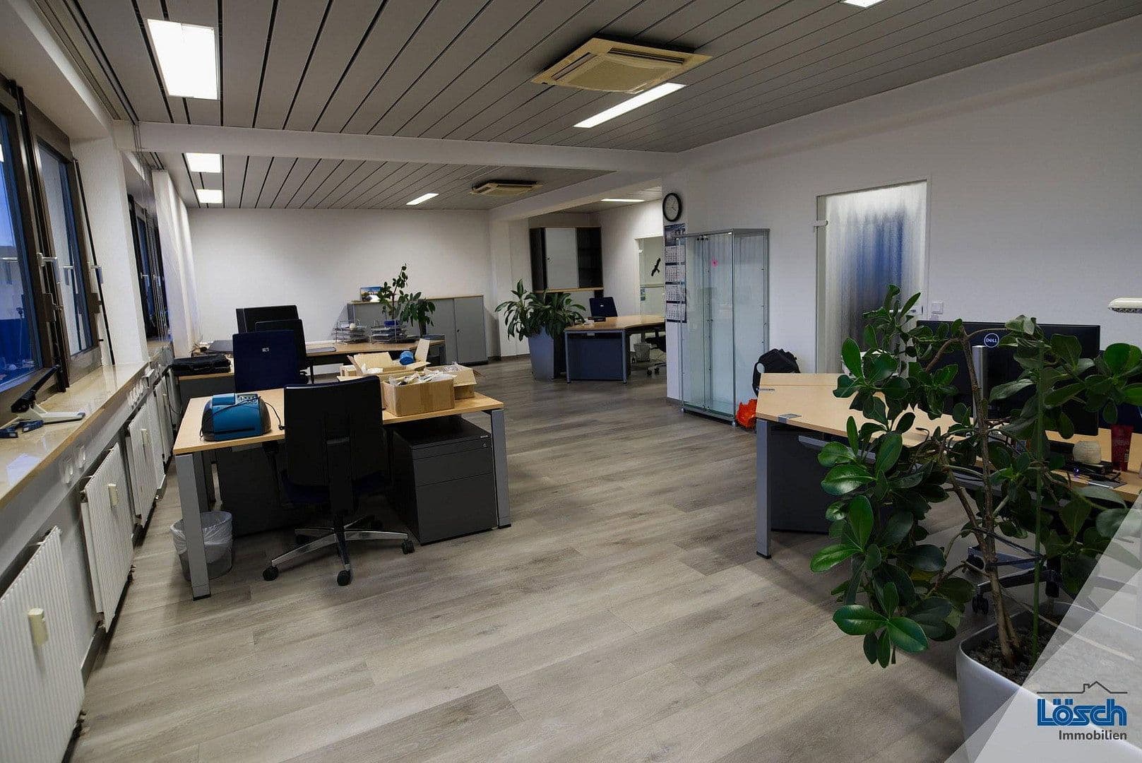 Pronájem kanceláře 157 m², Laufamholzstr. 118, Nürnberg, Bavorsko Pronájem kanceláře 157 m², Laufamholzstr. 118, Nürnberg, Bavorsko