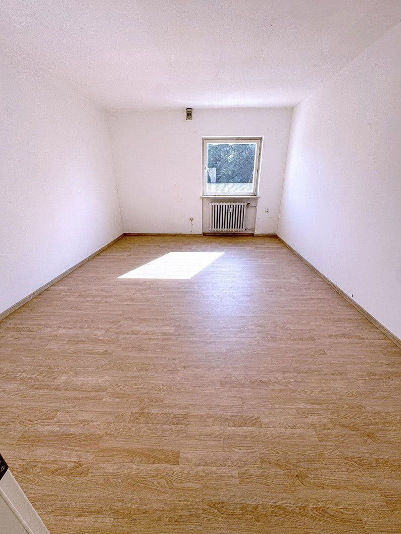 Pronájem kanceláře 128 m², Porschestrasse 12, Waldkraiburg, Bavorsko Pronájem kanceláře 128 m², Porschestrasse 12, Waldkraiburg, Bavorsko