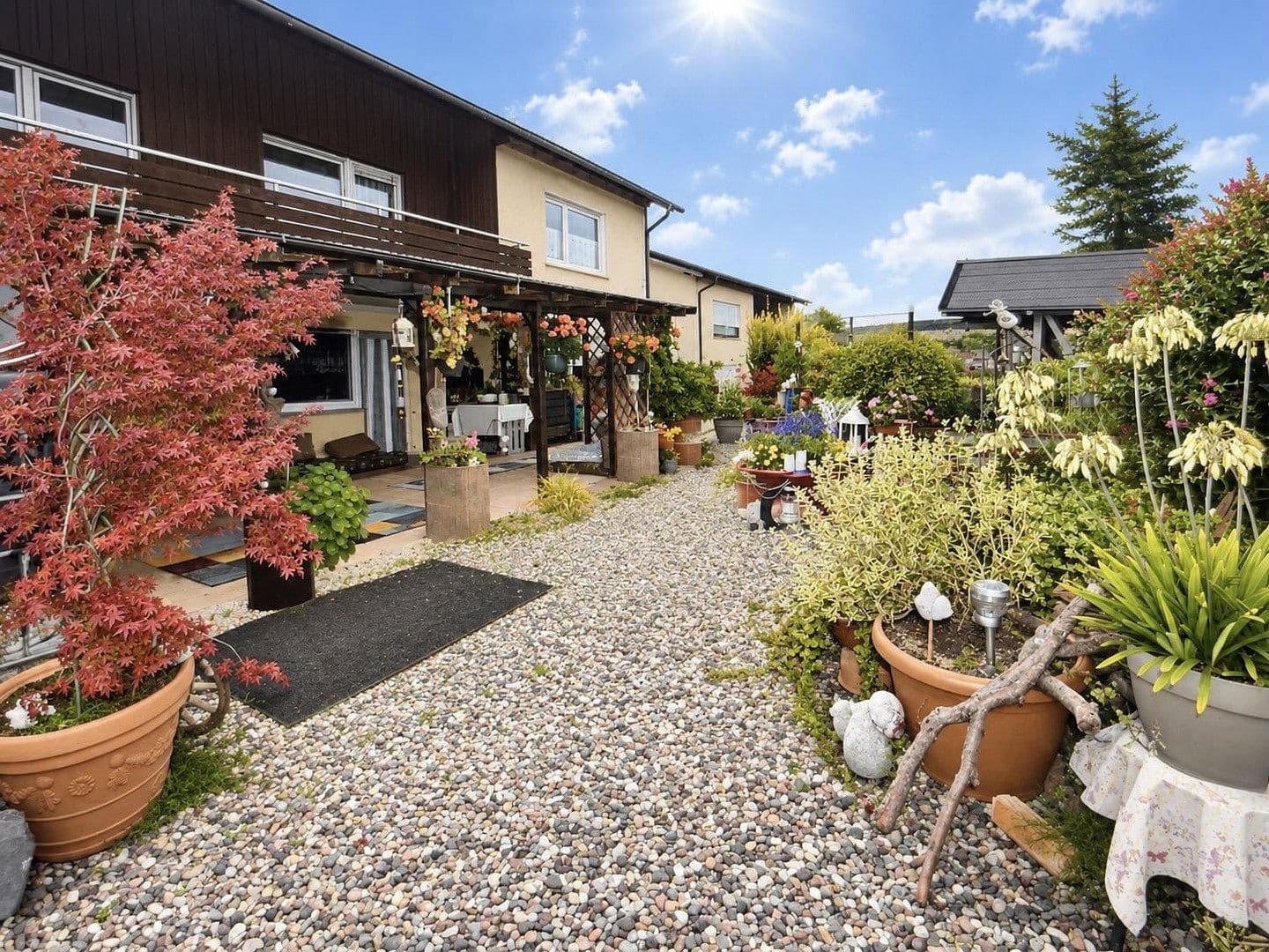 Prodej domu 333 m², pozemek 1.100 m², Burghaun, Hessen Prodej domu 333 m², pozemek 1.100 m², Burghaun, Hessen