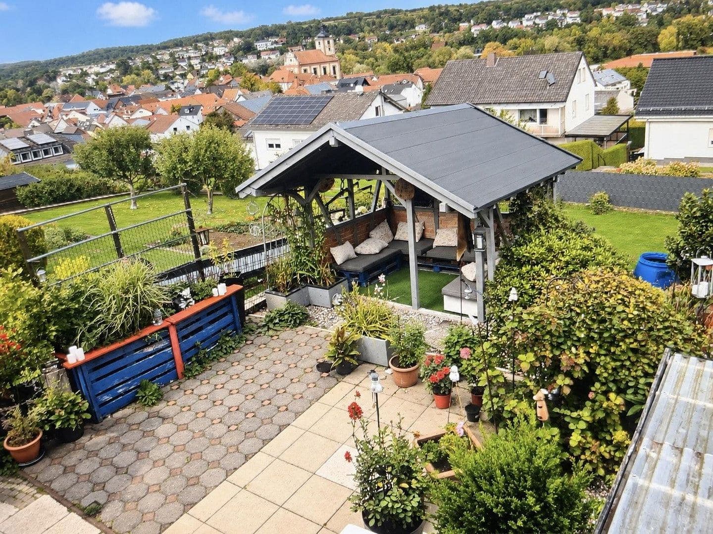 Prodej domu 333 m², pozemek 1.100 m², Burghaun, Hessen Prodej domu 333 m², pozemek 1.100 m², Burghaun, Hessen