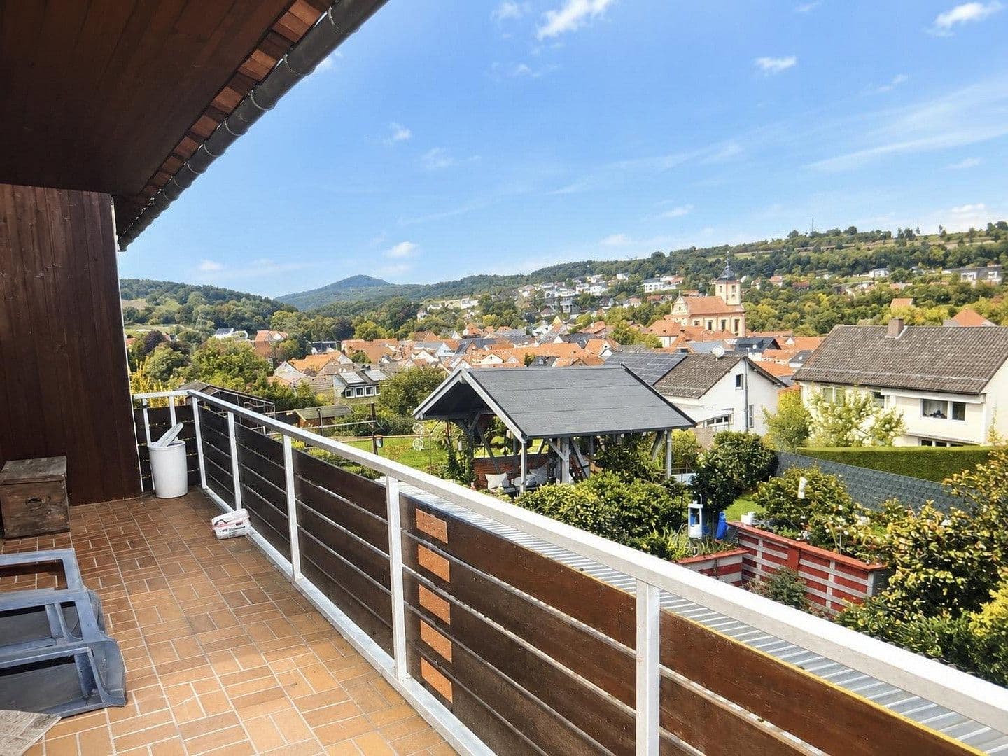 Prodej domu 333 m², pozemek 1.100 m², Burghaun, Hessen Prodej domu 333 m², pozemek 1.100 m², Burghaun, Hessen