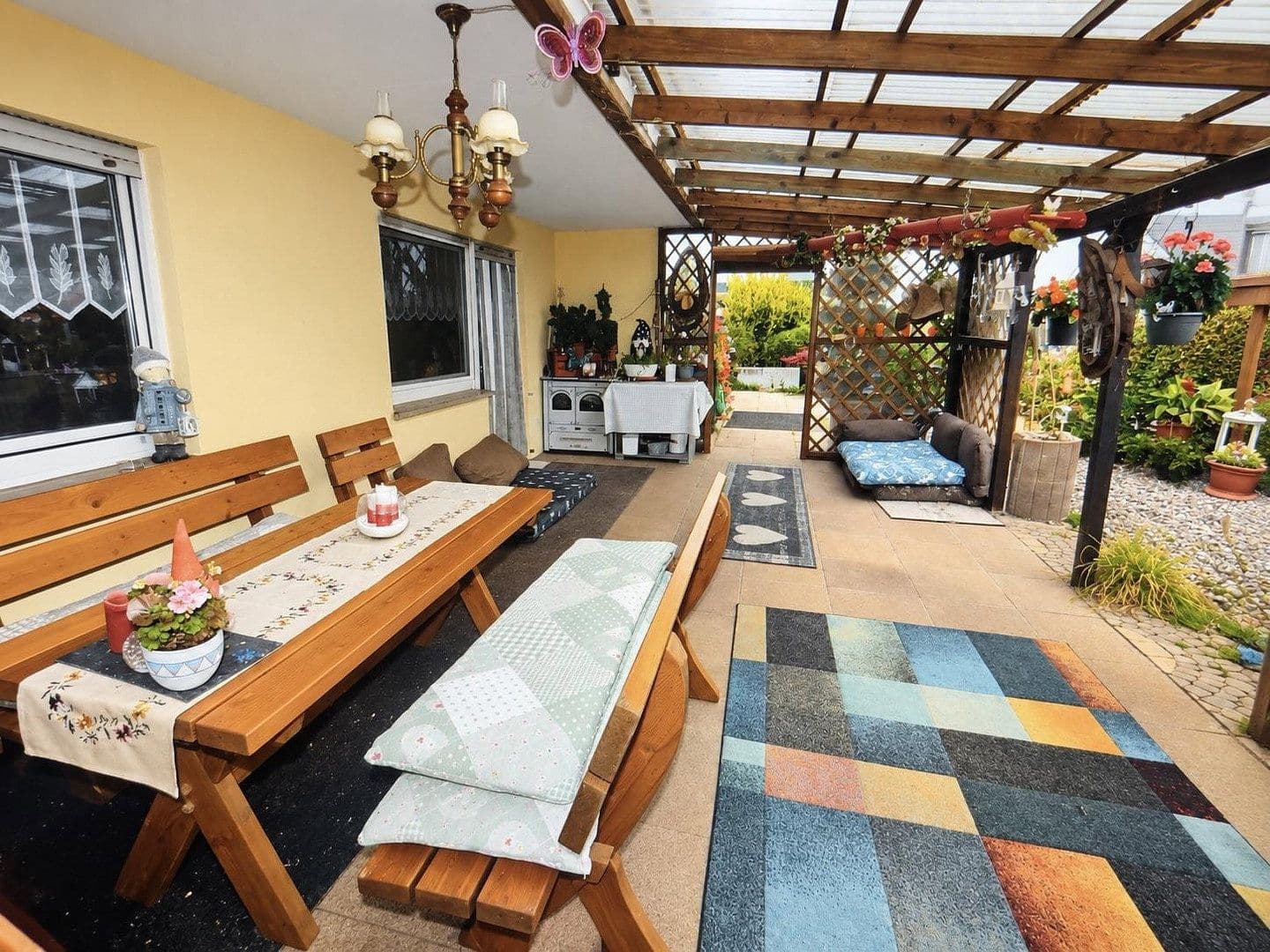 Prodej domu 333 m², pozemek 1.100 m², Burghaun, Hessen Prodej domu 333 m², pozemek 1.100 m², Burghaun, Hessen
