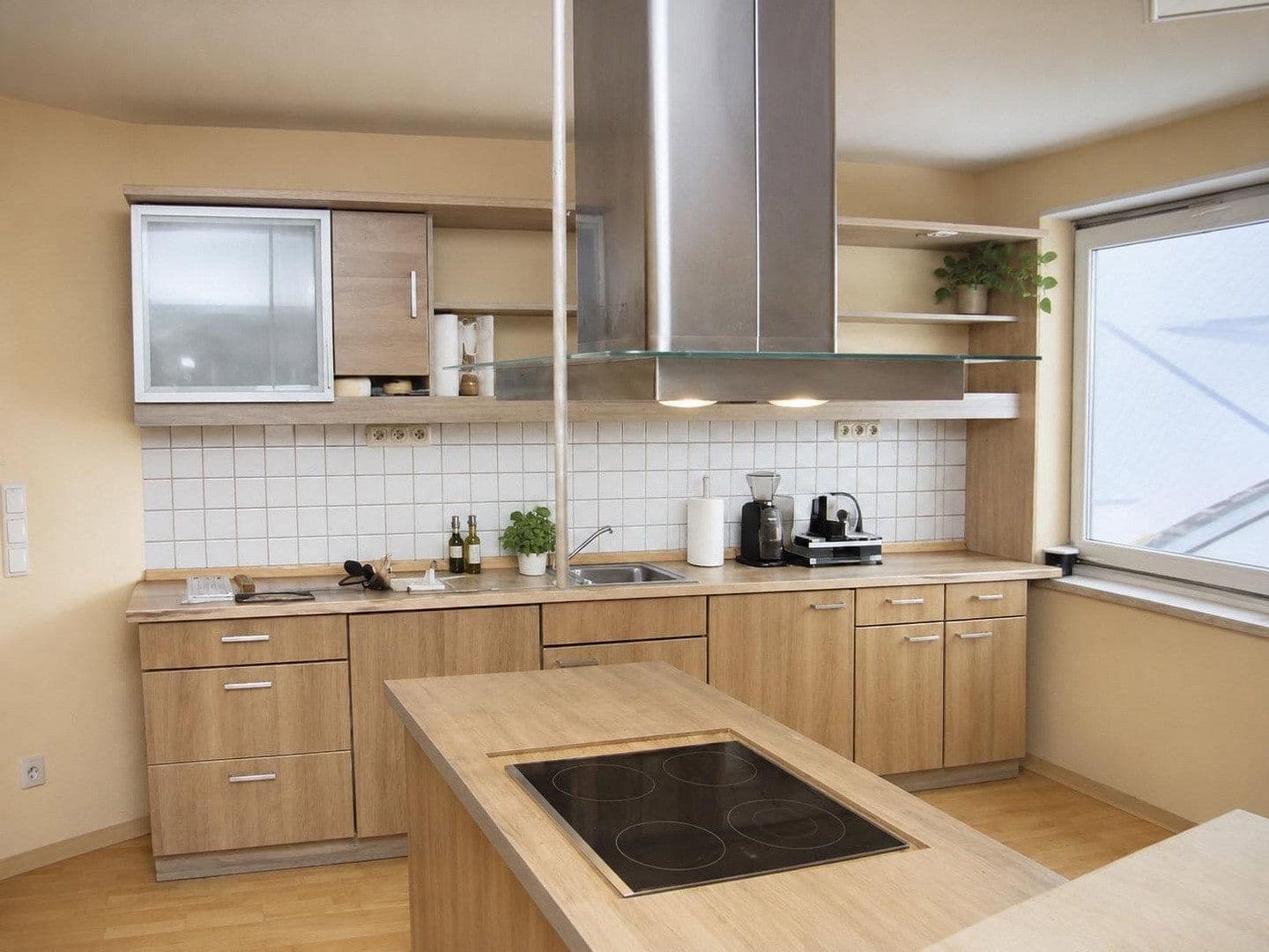 Prodej domu 333 m², pozemek 1.100 m², Burghaun, Hessen Prodej domu 333 m², pozemek 1.100 m², Burghaun, Hessen