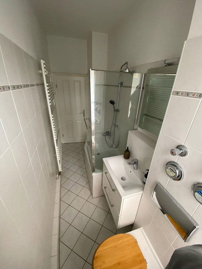 Prodej bytu 2+1 57 m², Ostseestraße 41, Berlin, Berlín Prodej bytu 2+1 57 m², Ostseestraße 41, Berlin, Berlín