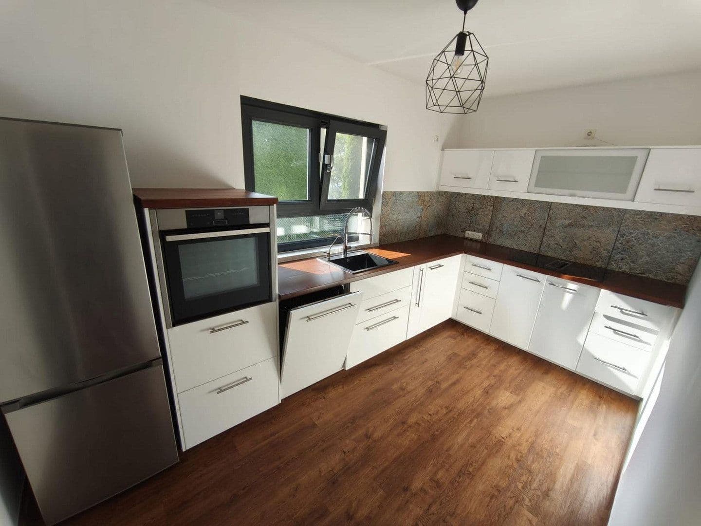 Pronájem bytu 3+1 95 m², Berlin Reinickendorf, Berlín Pronájem bytu 3+1 95 m², Berlin Reinickendorf, Berlín