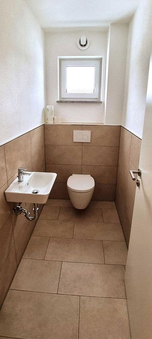 Pronájem bytu 3+1 93 m², Offingen, Bavorsko Pronájem bytu 3+1 93 m², Offingen, Bavorsko