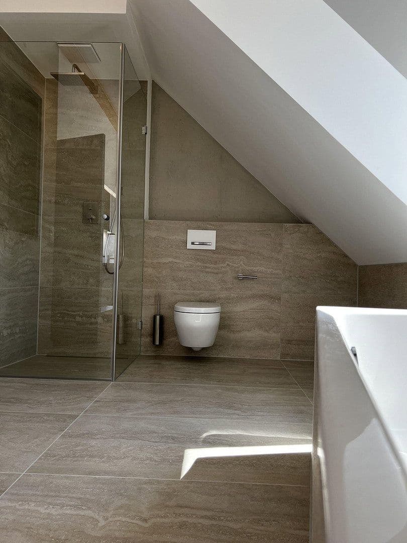 Pronájem bytu 4+1 144 m², Lerchenfeldstraße 28, München, Bavorsko Pronájem bytu 4+1 144 m², Lerchenfeldstraße 28, München, Bavorsko