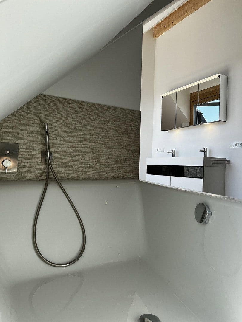 Pronájem bytu 4+1 144 m², Lerchenfeldstraße 28, München, Bavorsko Pronájem bytu 4+1 144 m², Lerchenfeldstraße 28, München, Bavorsko