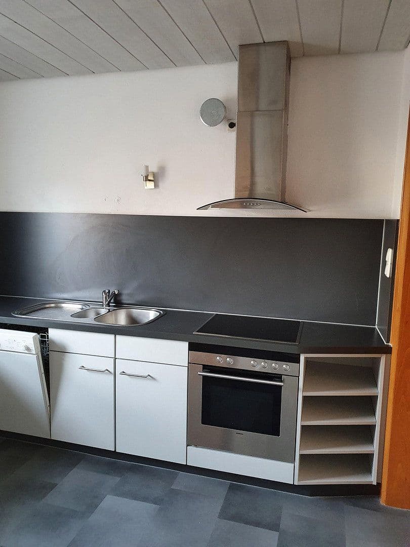 Prodej domu 125 m², pozemek 672 m², Erlangen, Bavorsko Prodej domu 125 m², pozemek 672 m², Erlangen, Bavorsko