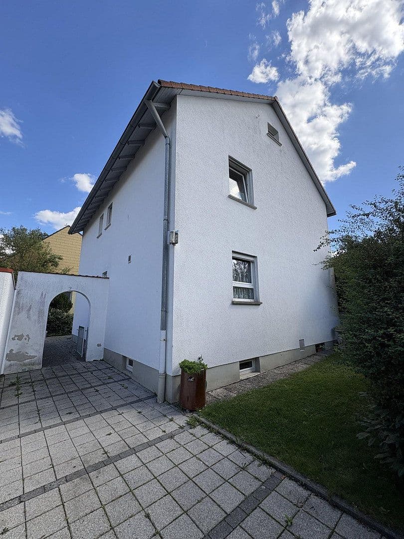 Prodej domu 125 m², pozemek 672 m², Erlangen, Bavorsko Prodej domu 125 m², pozemek 672 m², Erlangen, Bavorsko