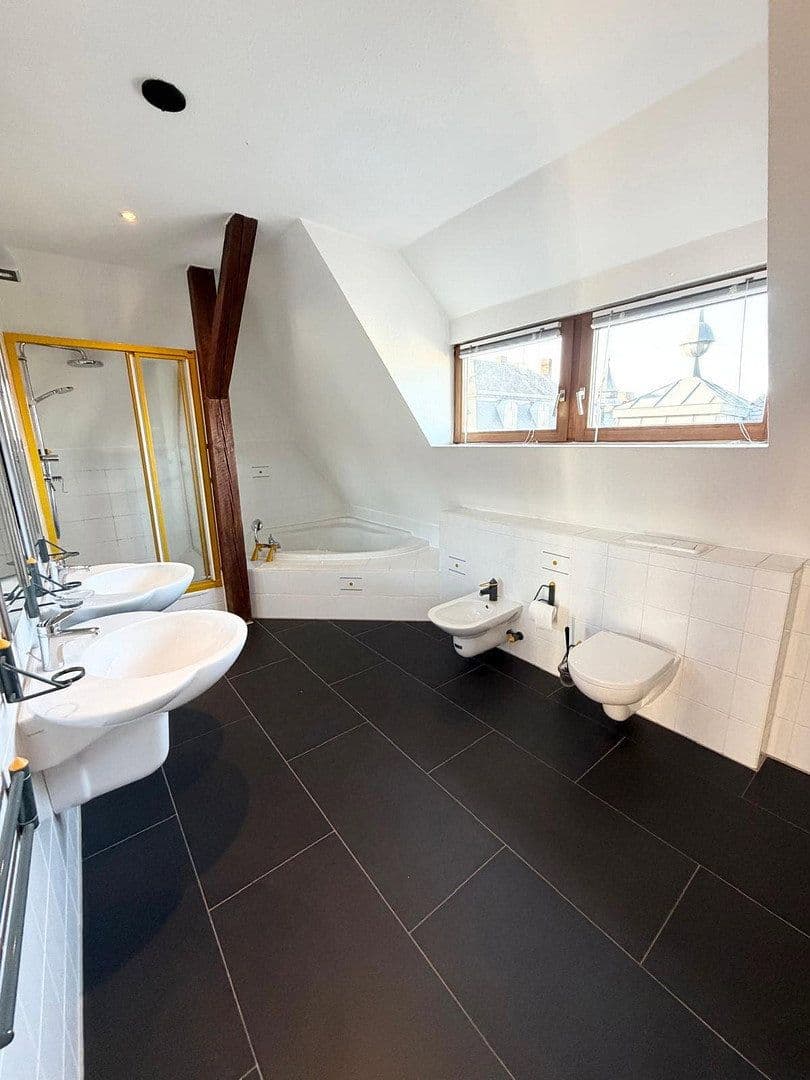 Prodej bytu 2+kk 108 m², Gärtnerstraße 21, Augsburg, Bavorsko Prodej bytu 2+kk 108 m², Gärtnerstraße 21, Augsburg, Bavorsko
