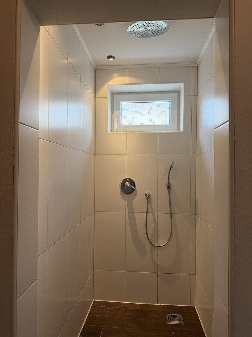 Prodej domu 264 m², pozemek 881 m², Meldauer Straße 5, Wackersdorf, Bavorsko Prodej domu 264 m², pozemek 881 m², Meldauer Straße 5, Wackersdorf, Bavorsko