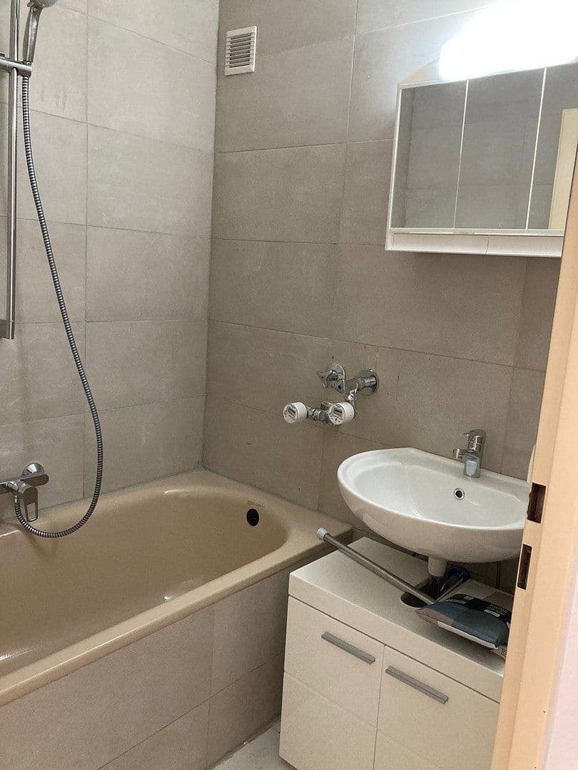Pronájem bytu 71 m², Stuttgarterstr.17, Heilbronn, Bádensko-Württembersko Pronájem bytu 71 m², Stuttgarterstr.17, Heilbronn, Bádensko-Württembersko