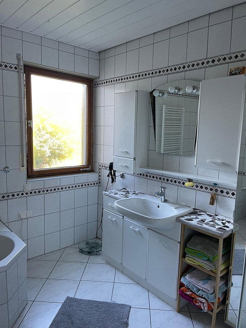 Prodej domu 185 m², pozemek 575 m², Hagen, Severní Porýní-Vestfálsko Prodej domu 185 m², pozemek 575 m², Hagen, Severní Porýní-Vestfálsko
