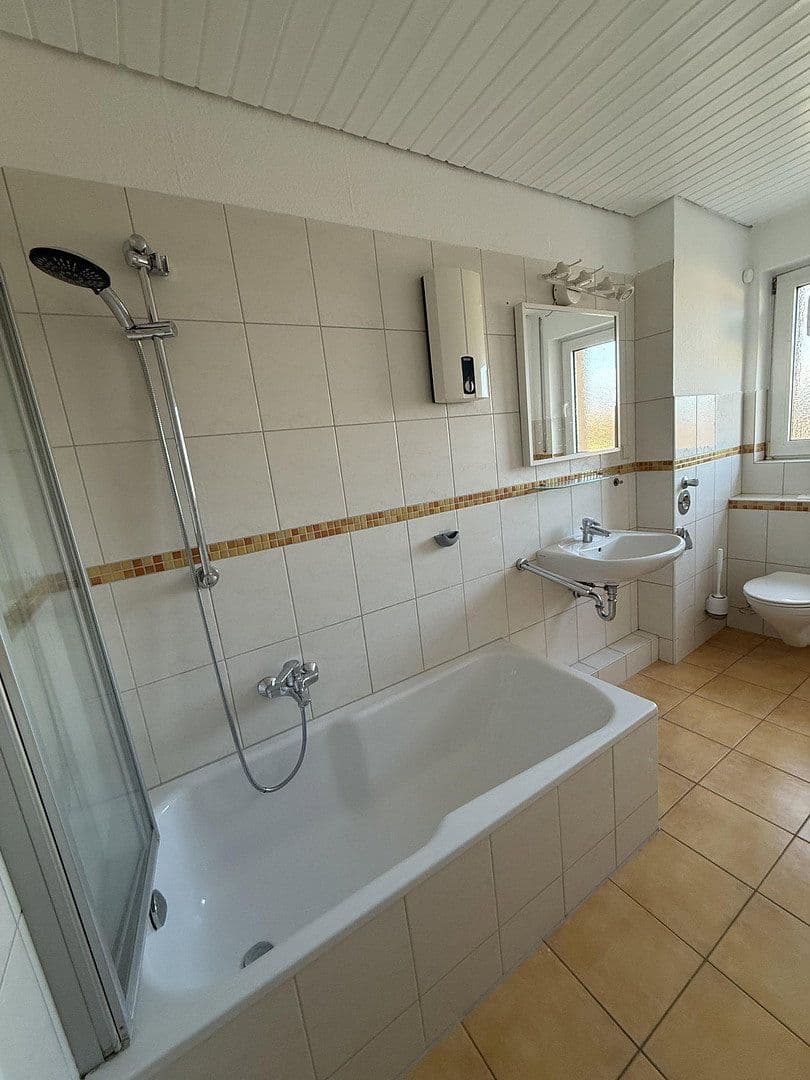 Pronájem bytu 3+1 71 m², Bovenden, Dolní Sasko Pronájem bytu 3+1 71 m², Bovenden, Dolní Sasko