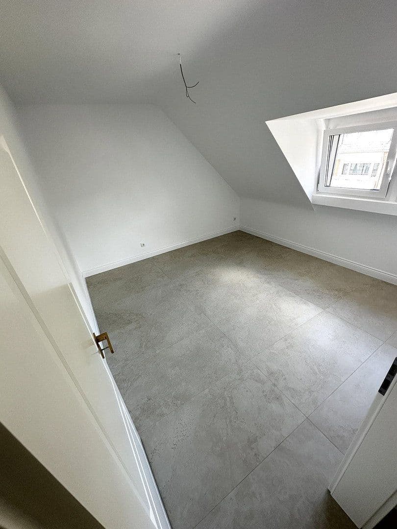 Pronájem bytu 3+1 55 m², Königstraße 17, Oberhausen, Severní Porýní-Vestfálsko Pronájem bytu 3+1 55 m², Königstraße 17, Oberhausen, Severní Porýní-Vestfálsko