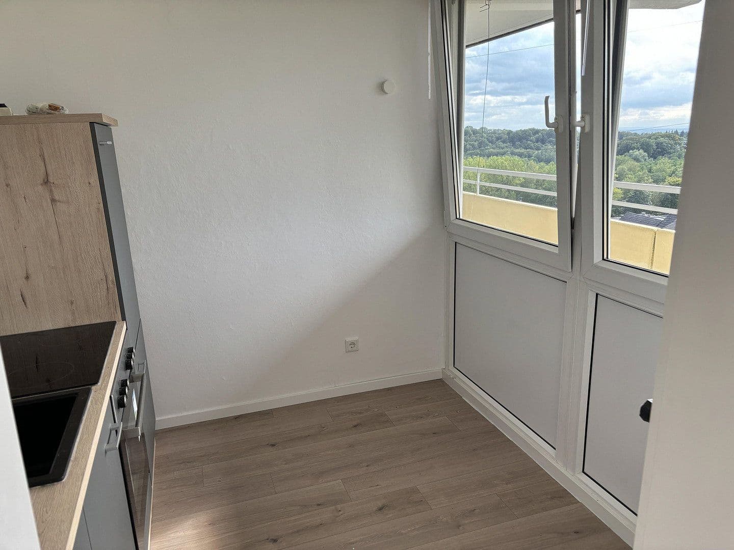 Pronájem bytu 2+1 69 m², Otto-Hahn-Straße 1, Bergisch Gladbach, Severní Porýní-Vestfálsko Pronájem bytu 2+1 69 m², Otto-Hahn-Straße 1, Bergisch Gladbach, Severní Porýní-Vestfálsko