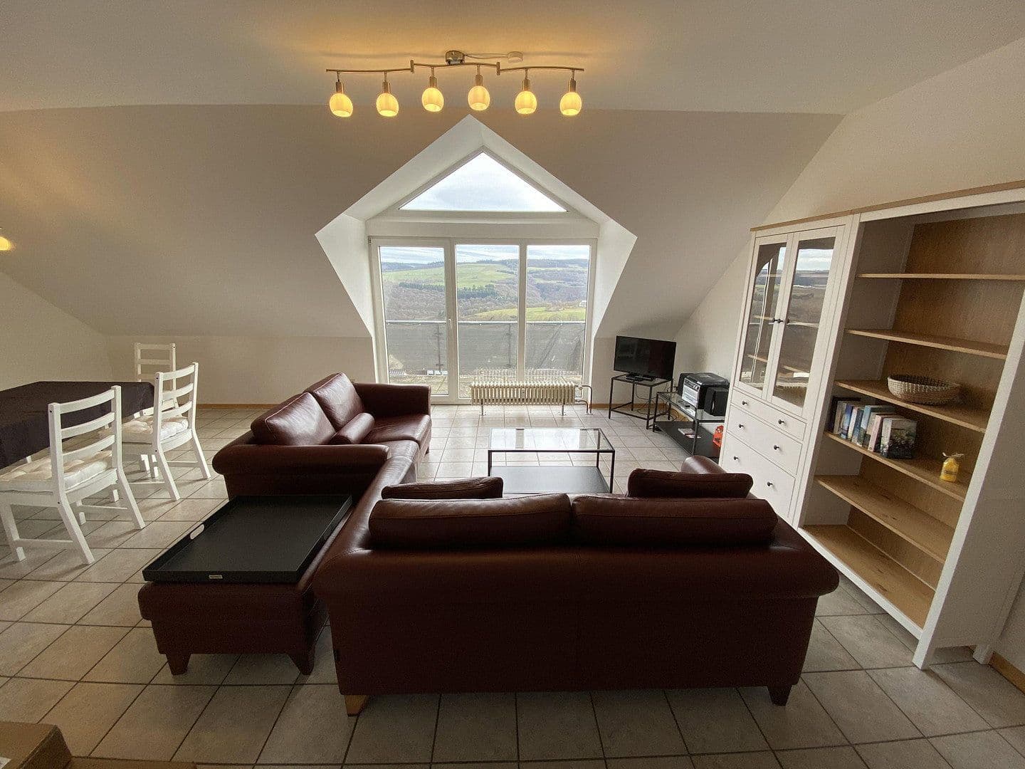 Pronájem bytu 3+1 103 m², Korlingen, Porýní-Falc Pronájem bytu 3+1 103 m², Korlingen, Porýní-Falc