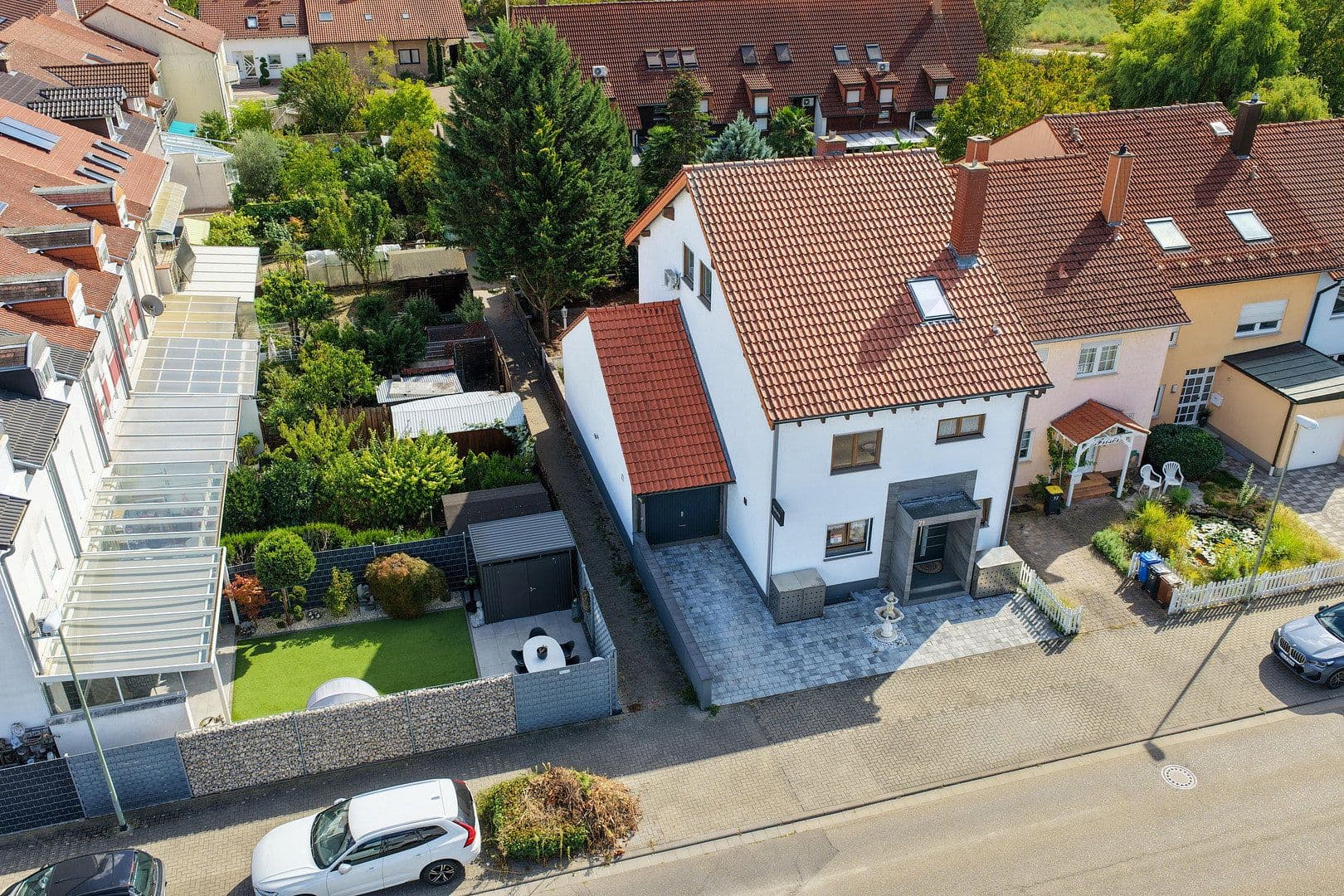 Prodej domu 227 m², pozemek 341 m², Ludwigshafen Maudach, Porýní-Falc Prodej domu 227 m², pozemek 341 m², Ludwigshafen Maudach, Porýní-Falc