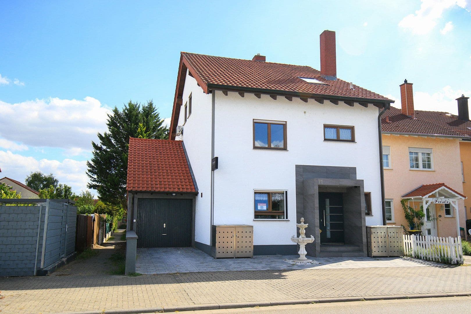 Prodej domu 227 m², pozemek 341 m², Ludwigshafen Maudach, Porýní-Falc Prodej domu 227 m², pozemek 341 m², Ludwigshafen Maudach, Porýní-Falc