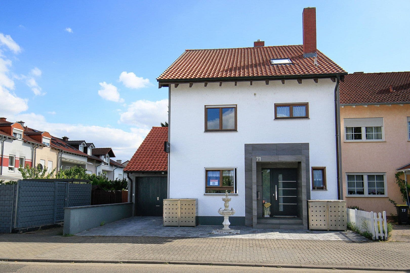 Prodej domu 227 m², pozemek 341 m², Ludwigshafen Maudach, Porýní-Falc Prodej domu 227 m², pozemek 341 m², Ludwigshafen Maudach, Porýní-Falc