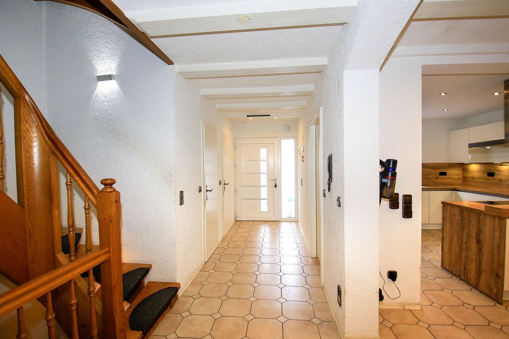Prodej domu 227 m², pozemek 341 m², Ludwigshafen Maudach, Porýní-Falc Prodej domu 227 m², pozemek 341 m², Ludwigshafen Maudach, Porýní-Falc