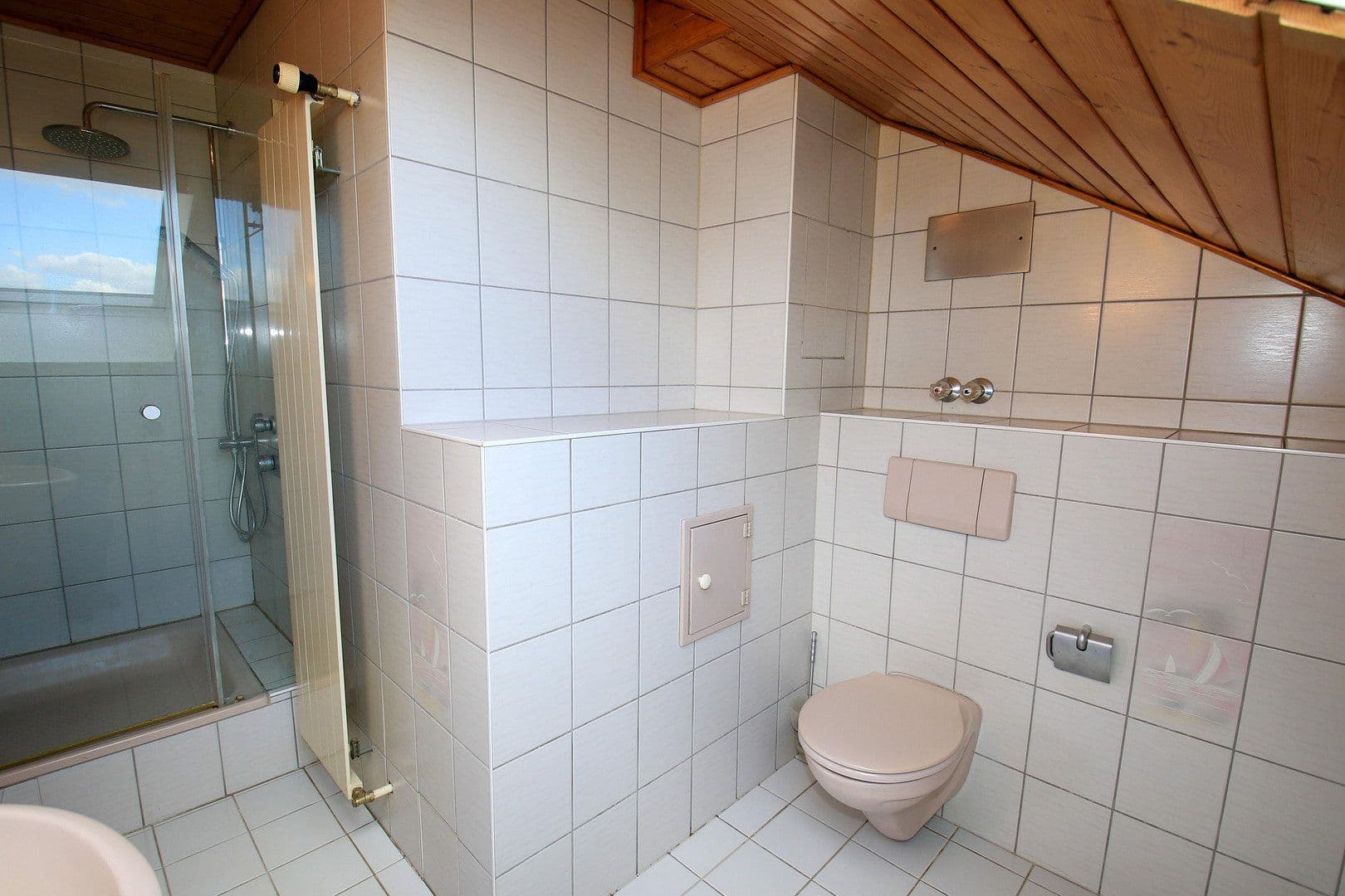 Prodej domu 227 m², pozemek 341 m², Ludwigshafen Maudach, Porýní-Falc Prodej domu 227 m², pozemek 341 m², Ludwigshafen Maudach, Porýní-Falc