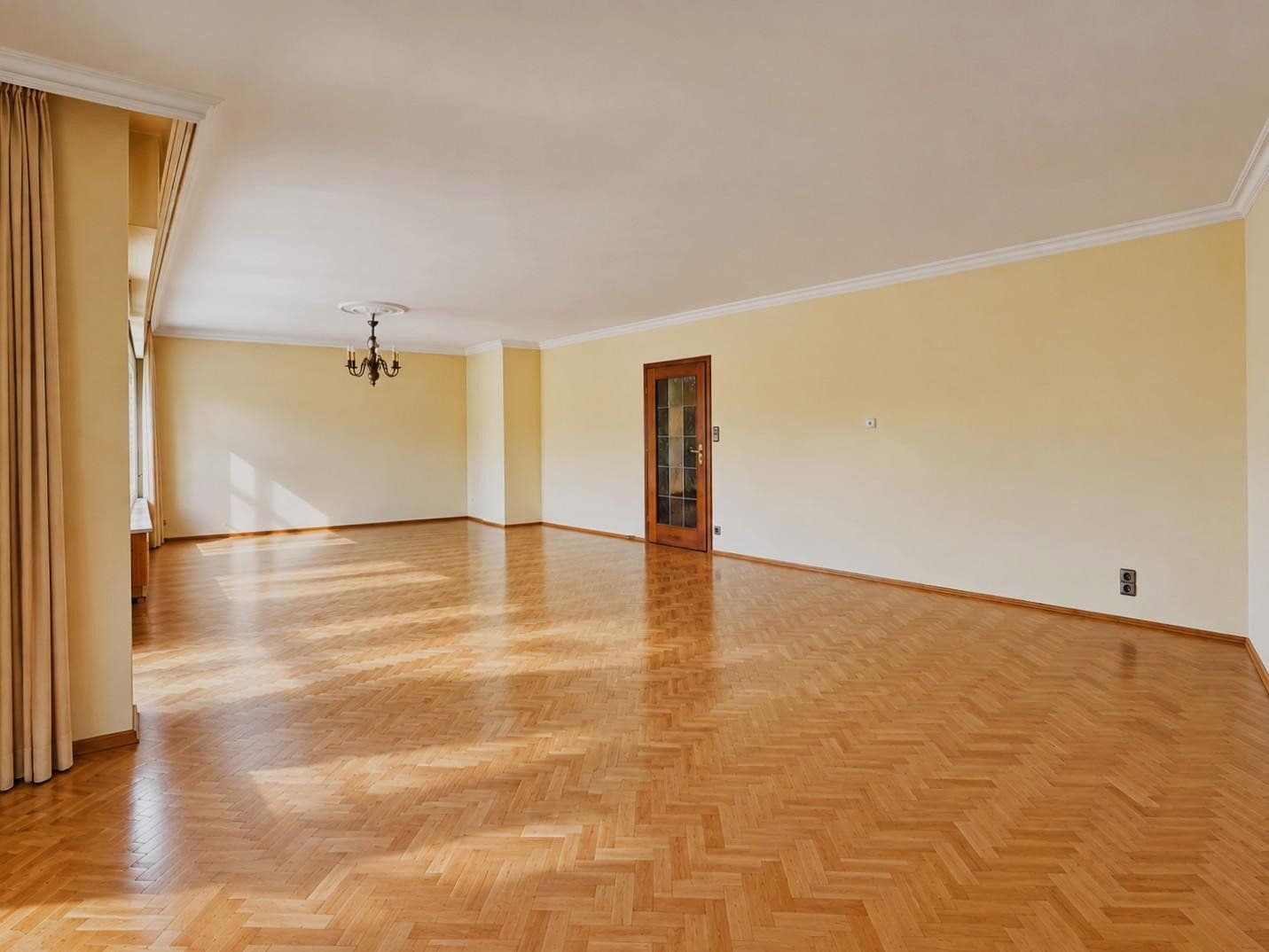 Prodej domu 198 m², pozemek 701 m², Dreieich, Hessen Prodej domu 198 m², pozemek 701 m², Dreieich, Hessen