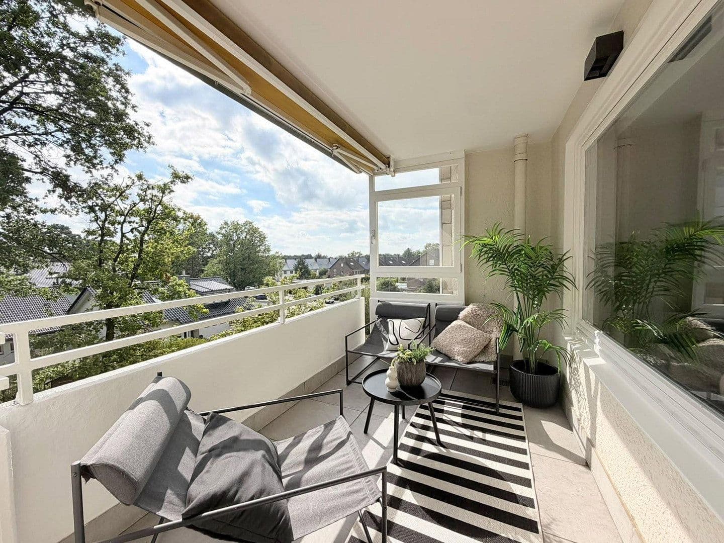Prodej bytu 4+1 102 m², Max-Planck-Str. 14, Bielefeld, Severní Porýní-Vestfálsko Prodej bytu 4+1 102 m², Max-Planck-Str. 14, Bielefeld, Severní Porýní-Vestfálsko