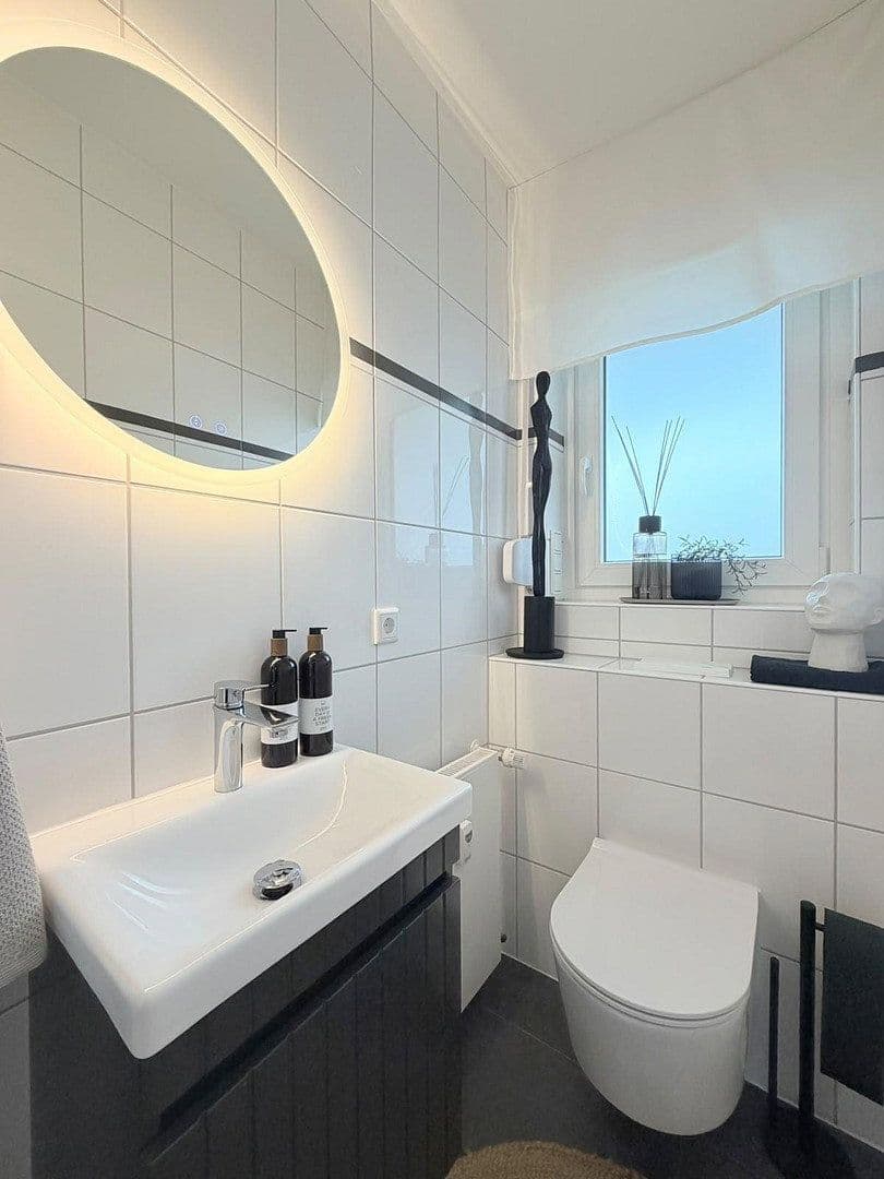 Prodej bytu 4+1 102 m², Max-Planck-Str. 14, Bielefeld, Severní Porýní-Vestfálsko Prodej bytu 4+1 102 m², Max-Planck-Str. 14, Bielefeld, Severní Porýní-Vestfálsko