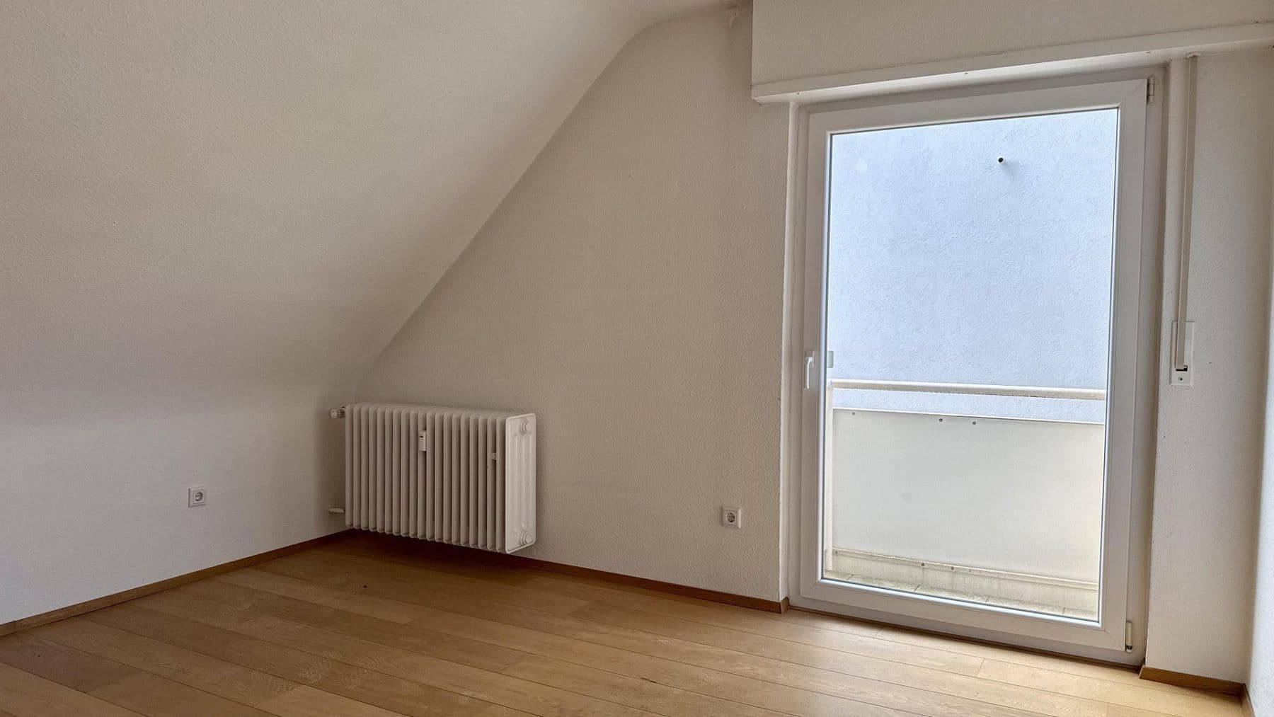 Pronájem bytu 4+1 85 m², Sudetenstraße 6, Karlsruhe, Bádensko-Württembersko Pronájem bytu 4+1 85 m², Sudetenstraße 6, Karlsruhe, Bádensko-Württembersko