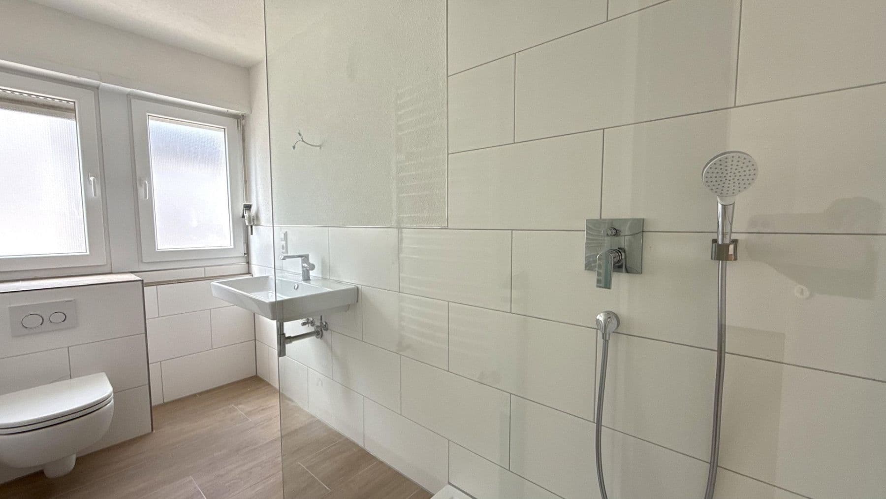 Pronájem bytu 4+1 85 m², Sudetenstraße 6, Karlsruhe, Bádensko-Württembersko Pronájem bytu 4+1 85 m², Sudetenstraße 6, Karlsruhe, Bádensko-Württembersko