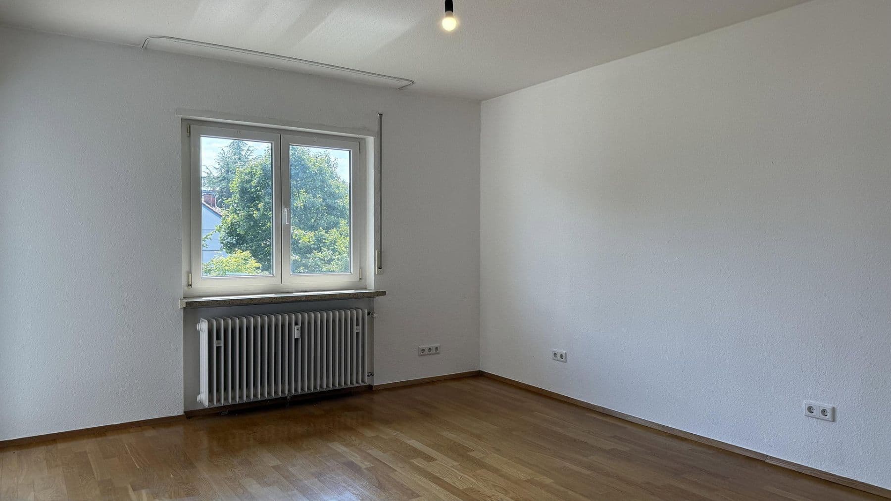Pronájem bytu 2+1 95 m², Karlsruhe, Bádensko-Württembersko Pronájem bytu 2+1 95 m², Karlsruhe, Bádensko-Württembersko