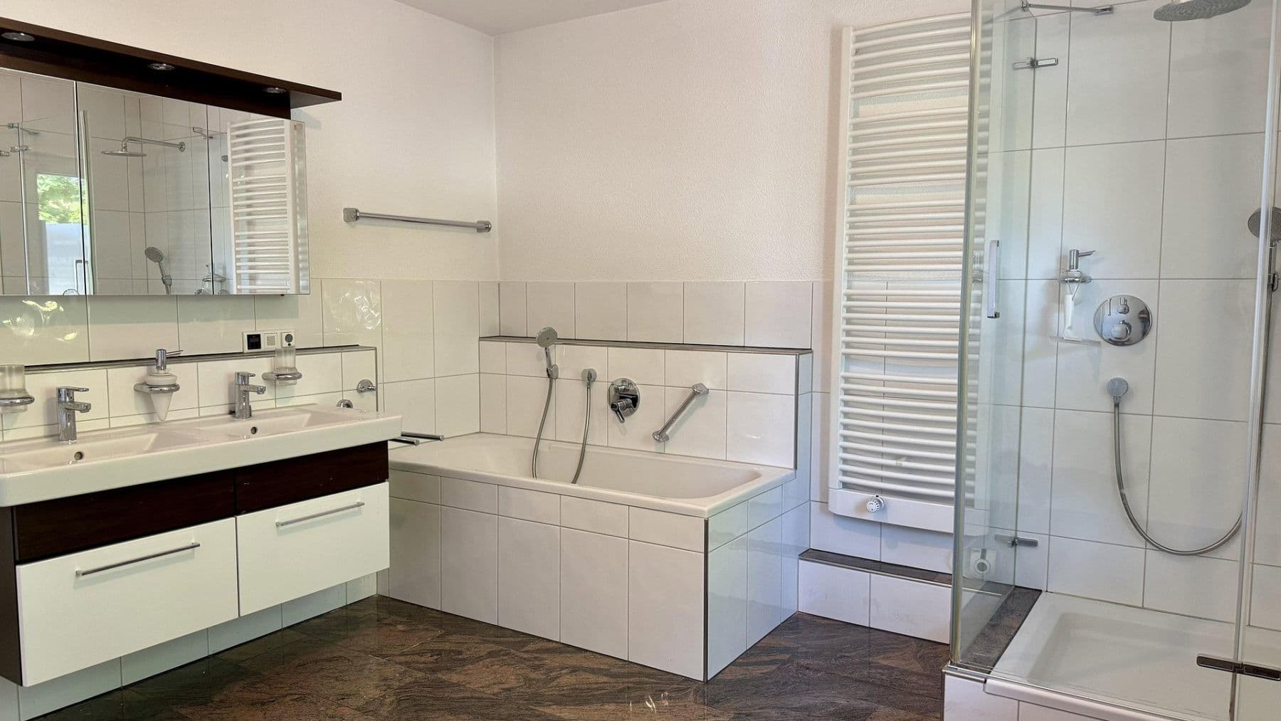 Pronájem bytu 2+1 95 m², Karlsruhe, Bádensko-Württembersko Pronájem bytu 2+1 95 m², Karlsruhe, Bádensko-Württembersko