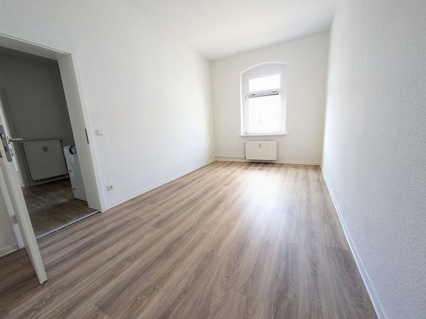 Pronájem bytu 2+1 42 m², Sagisdorfer Strasse 7, Halle, Sasko-Anhaltsko Pronájem bytu 2+1 42 m², Sagisdorfer Strasse 7, Halle, Sasko-Anhaltsko