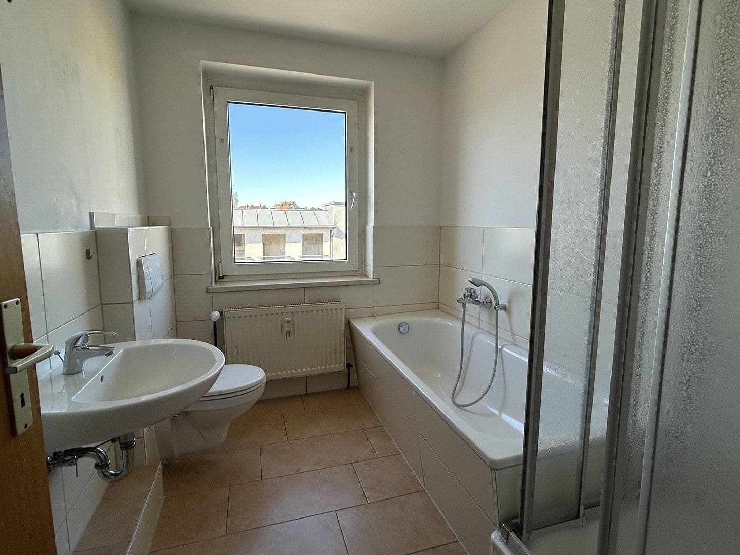 Pronájem bytu 3+1 68 m², Wörmlitzer Straße 12, Halle, Sasko-Anhaltsko Pronájem bytu 3+1 68 m², Wörmlitzer Straße 12, Halle, Sasko-Anhaltsko