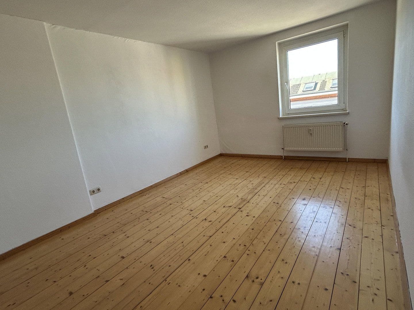 Pronájem bytu 3+1 68 m², Wörmlitzer Straße 12, Halle, Sasko-Anhaltsko Pronájem bytu 3+1 68 m², Wörmlitzer Straße 12, Halle, Sasko-Anhaltsko