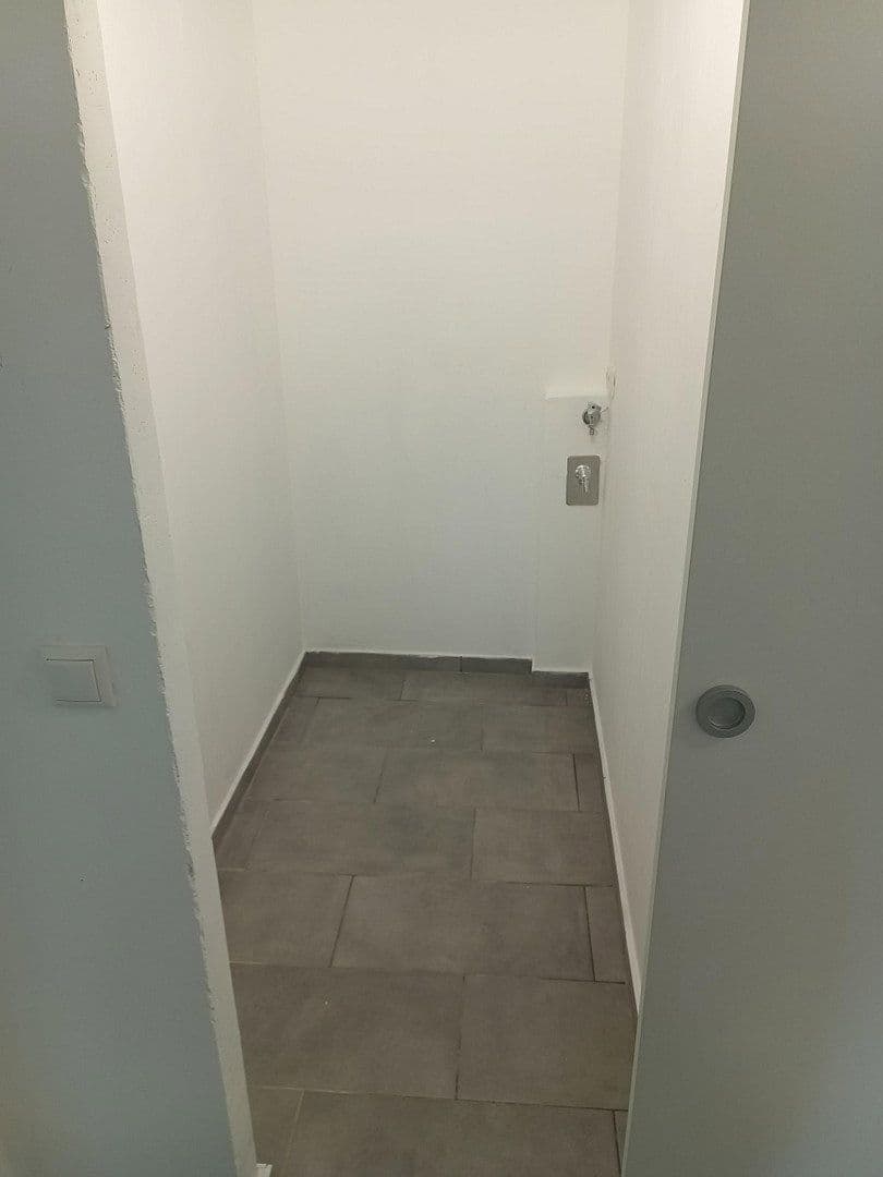 Pronájem bytu 3+kk 91 m², Im Mainfeld 23, Frankfurt, Hessen Pronájem bytu 3+kk 91 m², Im Mainfeld 23, Frankfurt, Hessen