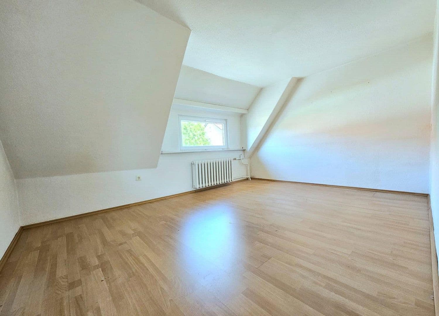 Prodej domu 130 m², pozemek 871 m², Straße der Neuen Zeit 15, Südharz, Sasko-Anhaltsko Prodej domu 130 m², pozemek 871 m², Straße der Neuen Zeit 15, Südharz, Sasko-Anhaltsko