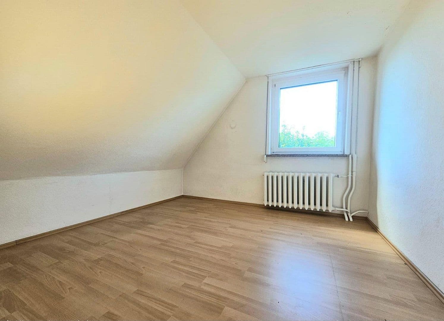 Prodej domu 130 m², pozemek 871 m², Straße der Neuen Zeit 15, Südharz, Sasko-Anhaltsko Prodej domu 130 m², pozemek 871 m², Straße der Neuen Zeit 15, Südharz, Sasko-Anhaltsko