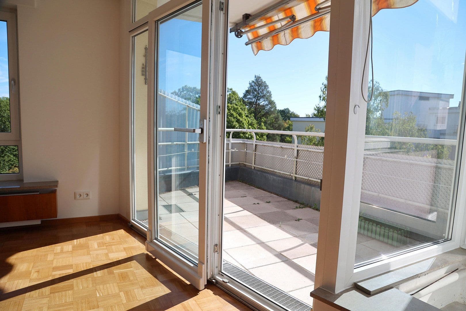 Pronájem bytu 2+kk 100 m², Taunusstraße 58, Böblingen, Bádensko-Württembersko Pronájem bytu 2+kk 100 m², Taunusstraße 58, Böblingen, Bádensko-Württembersko