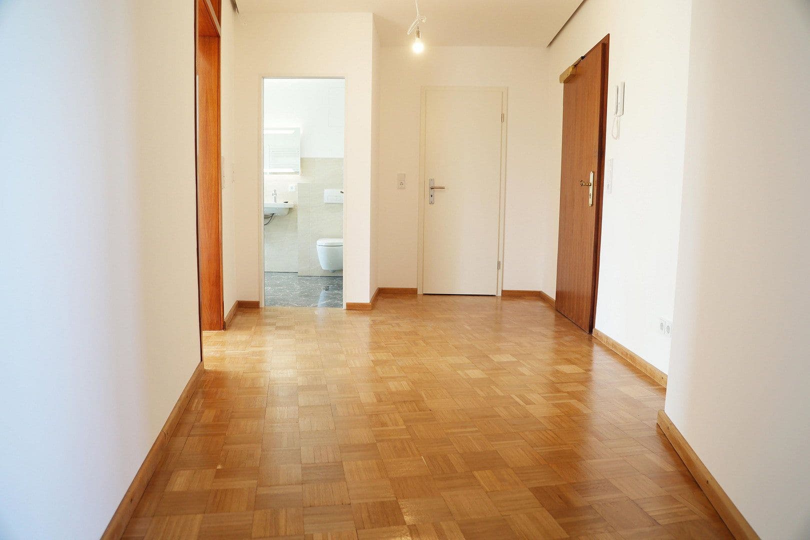 Pronájem bytu 2+kk 100 m², Taunusstraße 58, Böblingen, Bádensko-Württembersko Pronájem bytu 2+kk 100 m², Taunusstraße 58, Böblingen, Bádensko-Württembersko