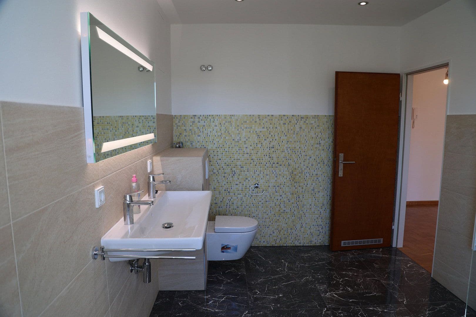 Pronájem bytu 2+kk 100 m², Taunusstraße 58, Böblingen, Bádensko-Württembersko Pronájem bytu 2+kk 100 m², Taunusstraße 58, Böblingen, Bádensko-Württembersko