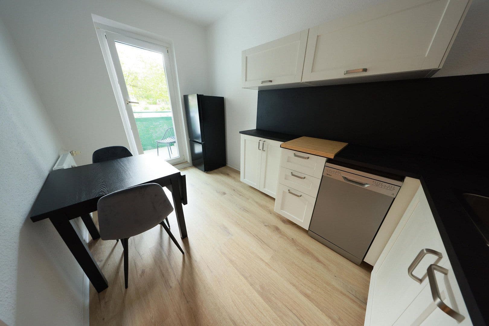 Pronájem bytu 1+1 37 m², Rostock, Mecklenburg-Vorpommern Pronájem bytu 1+1 37 m², Rostock, Mecklenburg-Vorpommern