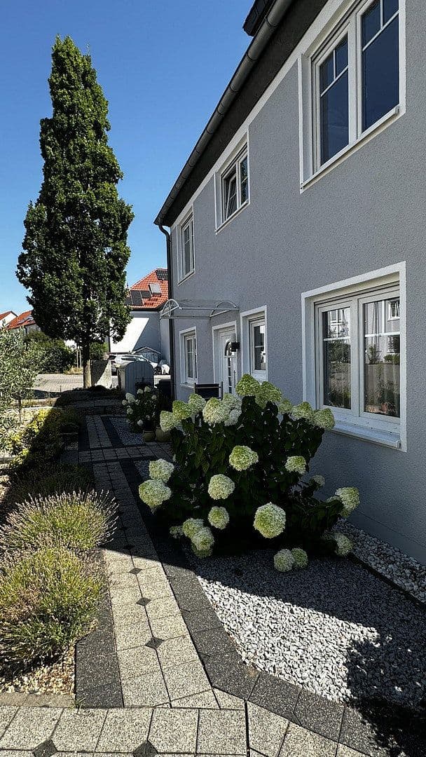 Prodej domu 207 m², pozemek 328 m², Bad Vilbel, Hessen Prodej domu 207 m², pozemek 328 m², Bad Vilbel, Hessen