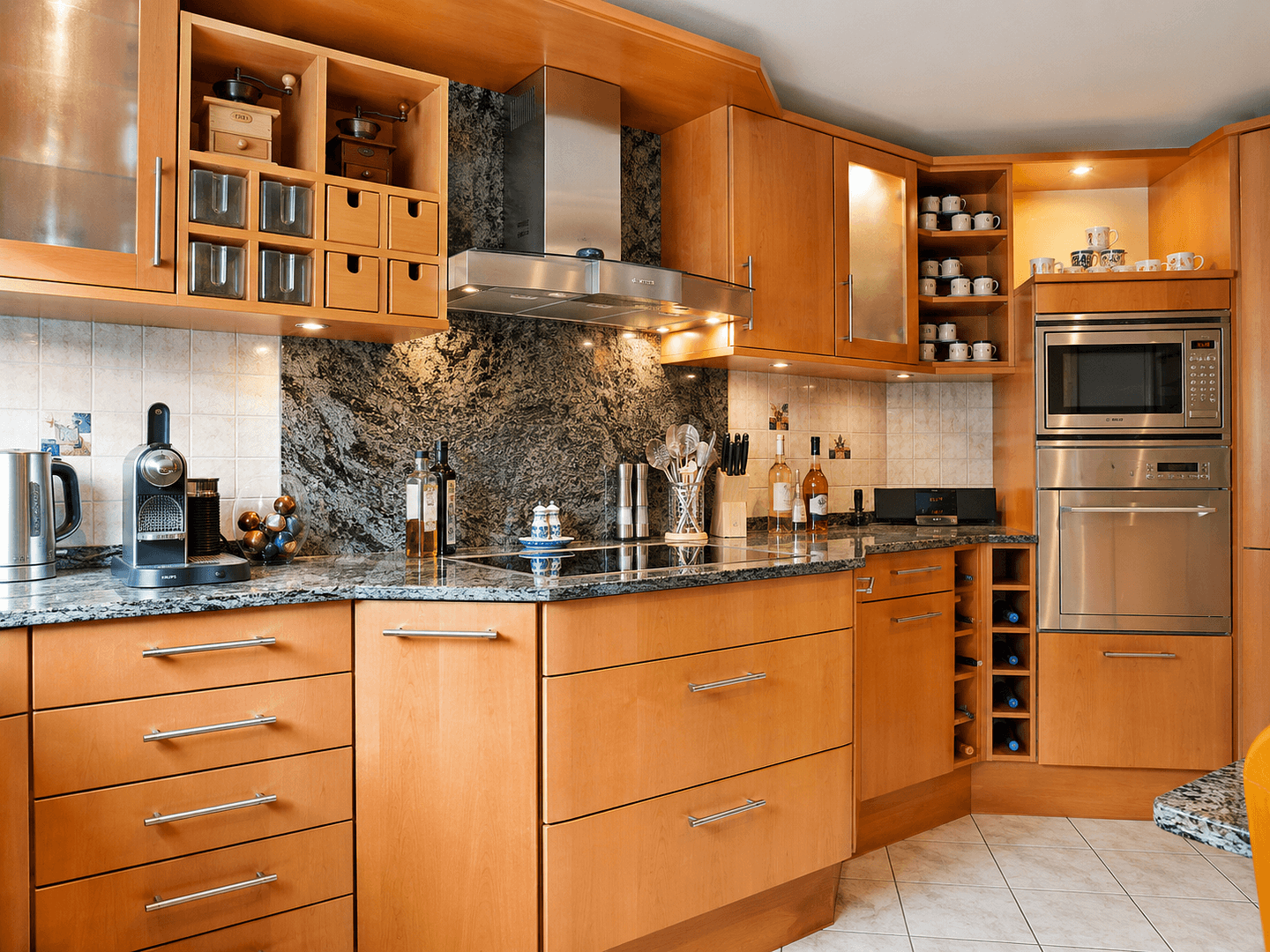 Prodej domu 207 m², pozemek 328 m², Bad Vilbel, Hessen Prodej domu 207 m², pozemek 328 m², Bad Vilbel, Hessen