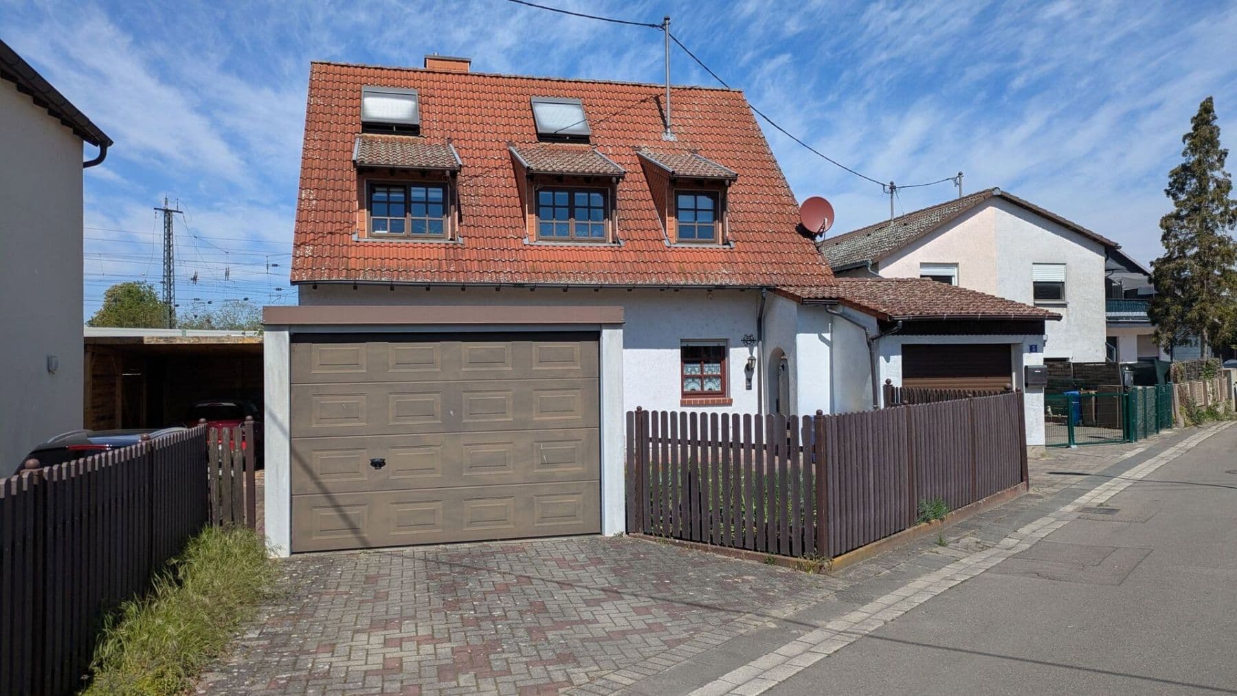 Prodej domu 160 m², pozemek 539 m², Ludwigshafen am Rhein, Porýní-Falc Prodej domu 160 m², pozemek 539 m², Ludwigshafen am Rhein, Porýní-Falc