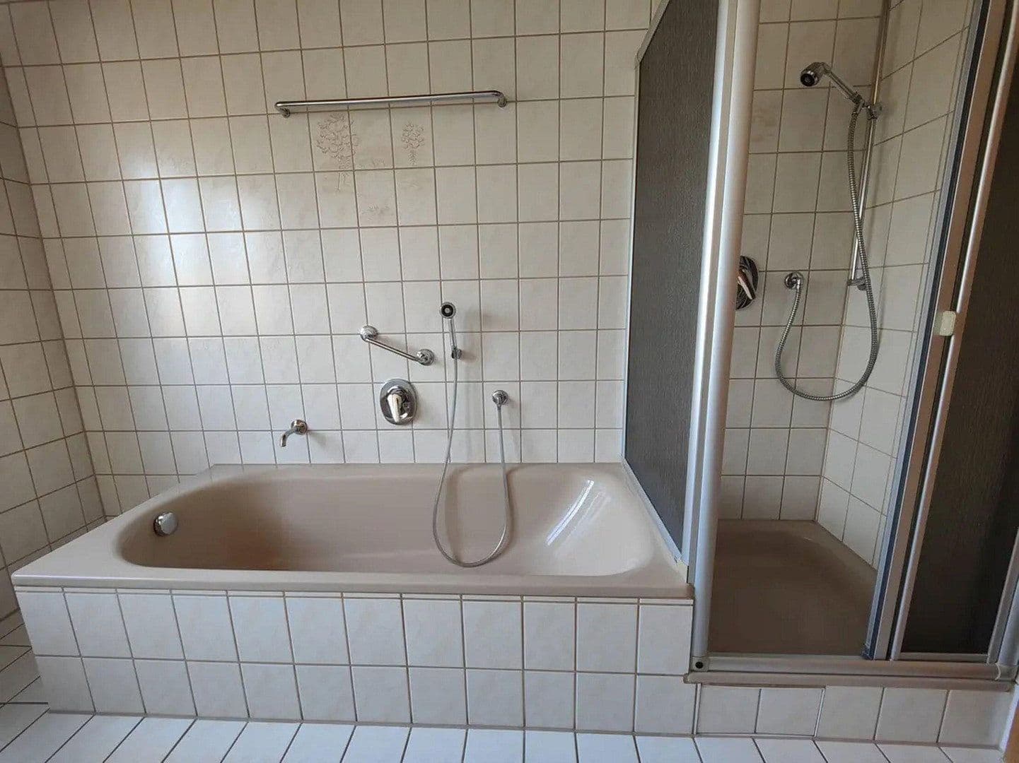 Pronájem bytu 3+kk 100 m², Karlsruhe, Bádensko-Württembersko Pronájem bytu 3+kk 100 m², Karlsruhe, Bádensko-Württembersko